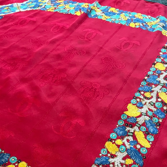 Cartier Scarf. 100% Silk. Jewel (gemstone) motif. Hand rolled. Made in Italy. - Picture 3 of 16